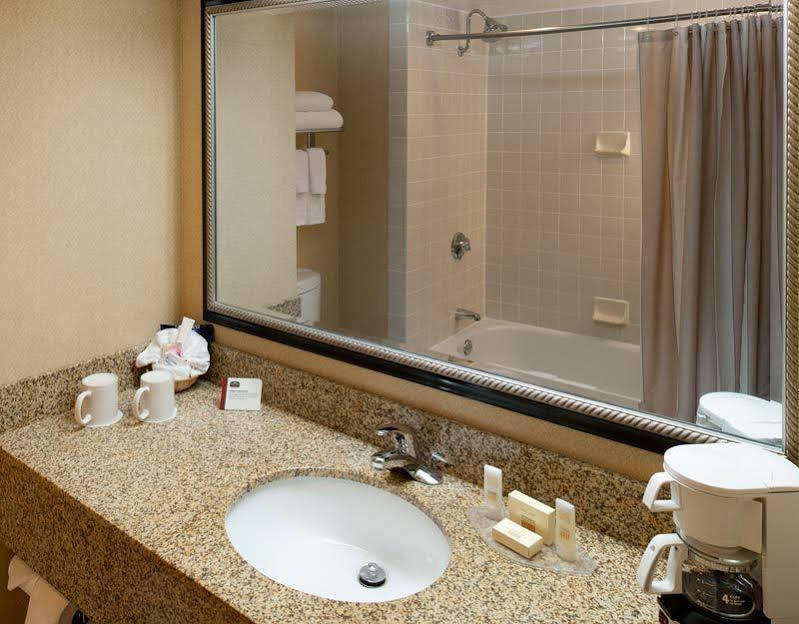 Courtyard By Marriott Cypress Anaheim / Orange County Hotel Exterior photo